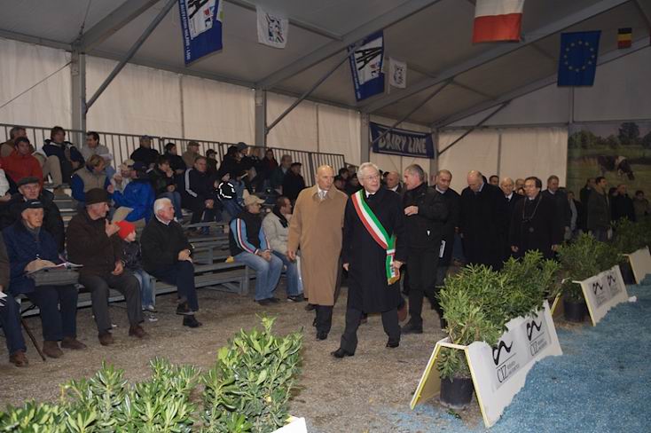 216 Edizione - Anno 2006 - Gli amministratori comunali presso il ring di premiazione